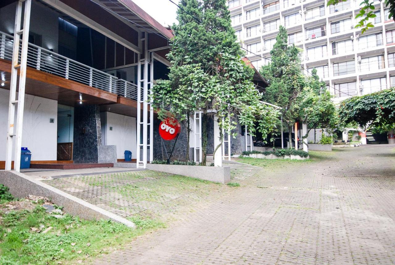 Oyo 229 Hi Quality Hotel Bandung Exterior photo