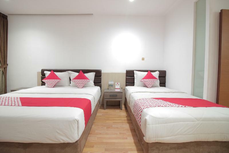 Oyo 229 Hi Quality Hotel Bandung Exterior photo