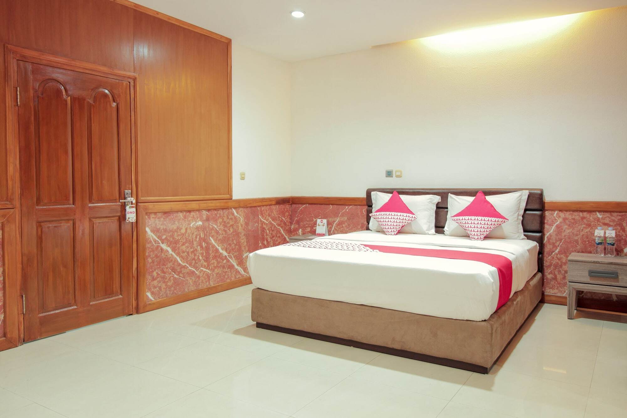 Oyo 229 Hi Quality Hotel Bandung Exterior photo